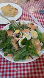 Build-to-order salads at Kohnen’s Country Bakery, Tehachapi, CA